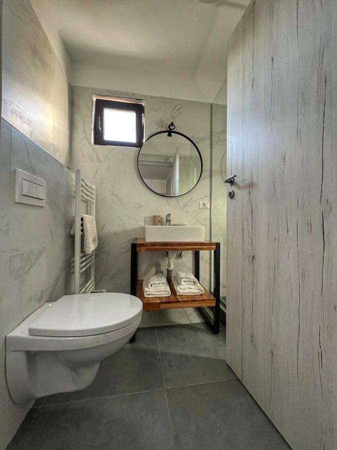 Vily Luxury Rooms Focşani Exterior foto