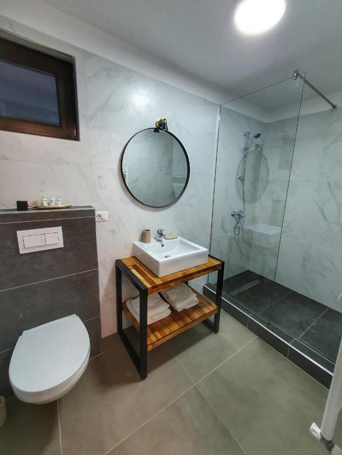 Vily Luxury Rooms Focşani Exterior foto